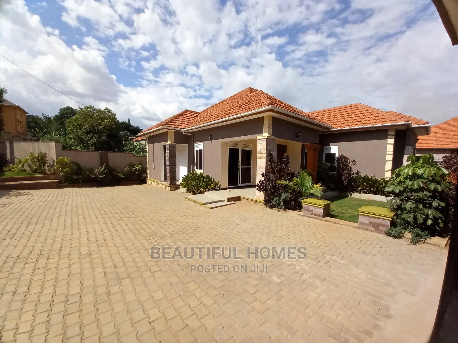 Furnished 4bdrm Bungalow in Kira for Sale in Kira