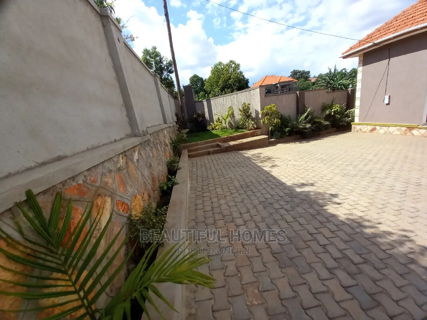 Furnished 4bdrm Bungalow in Kira for Sale in Kira