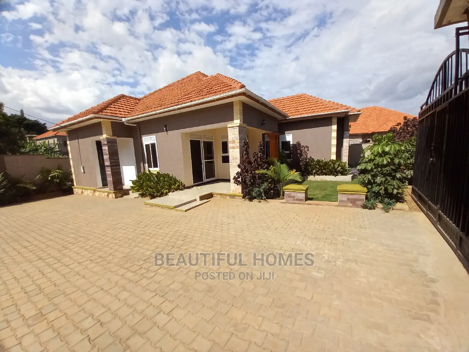 Furnished 4bdrm House in Kira Mimisters for Sale in Kira