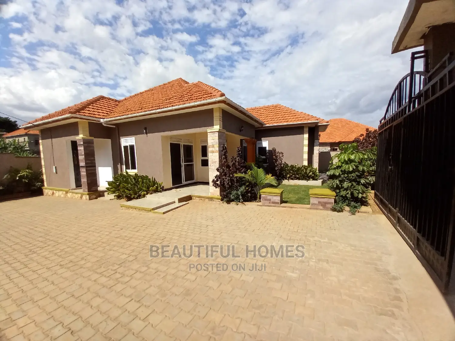 Furnished 4bdrm House in Kira Mimisters for Sale in Kira