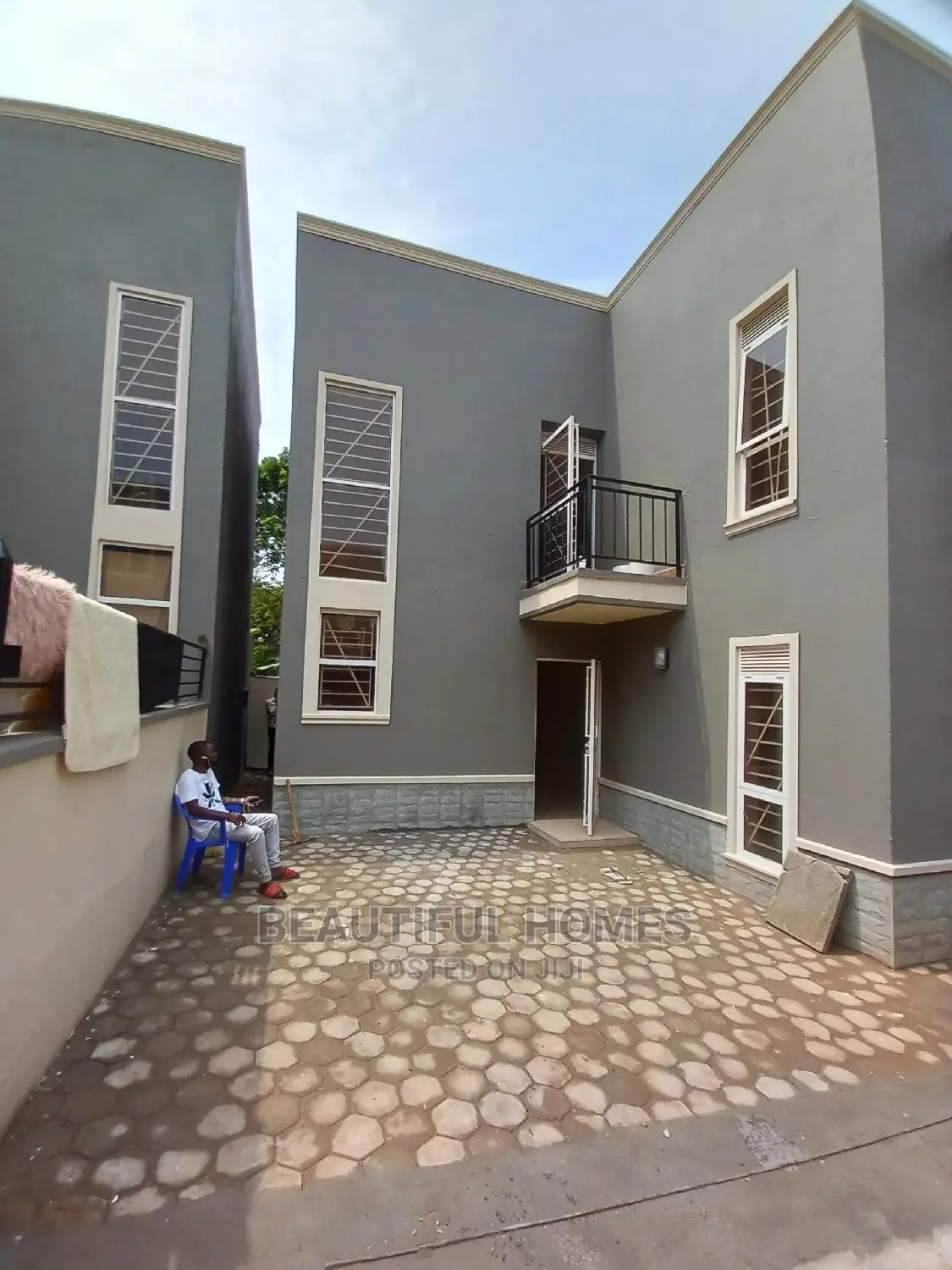 Furnished 4bdrm Villa in Tarmacked, Kira for Sale in Kira