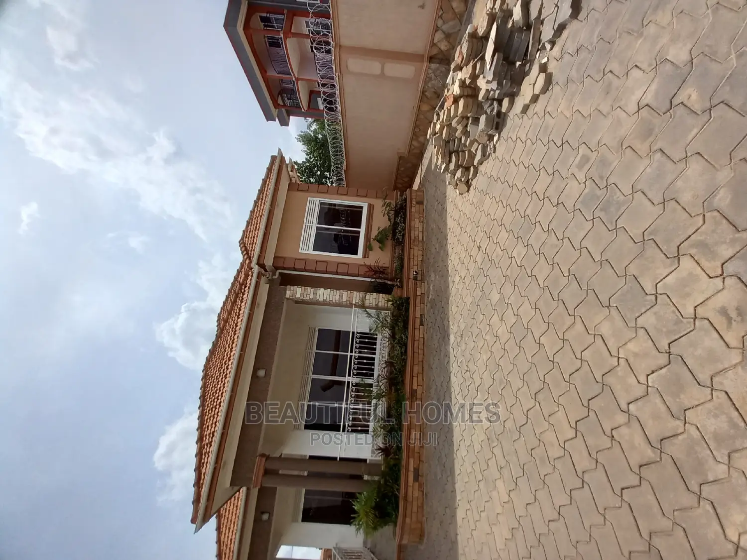 Furnished 4bdrm Maisonette in Kira for Sale in Kira