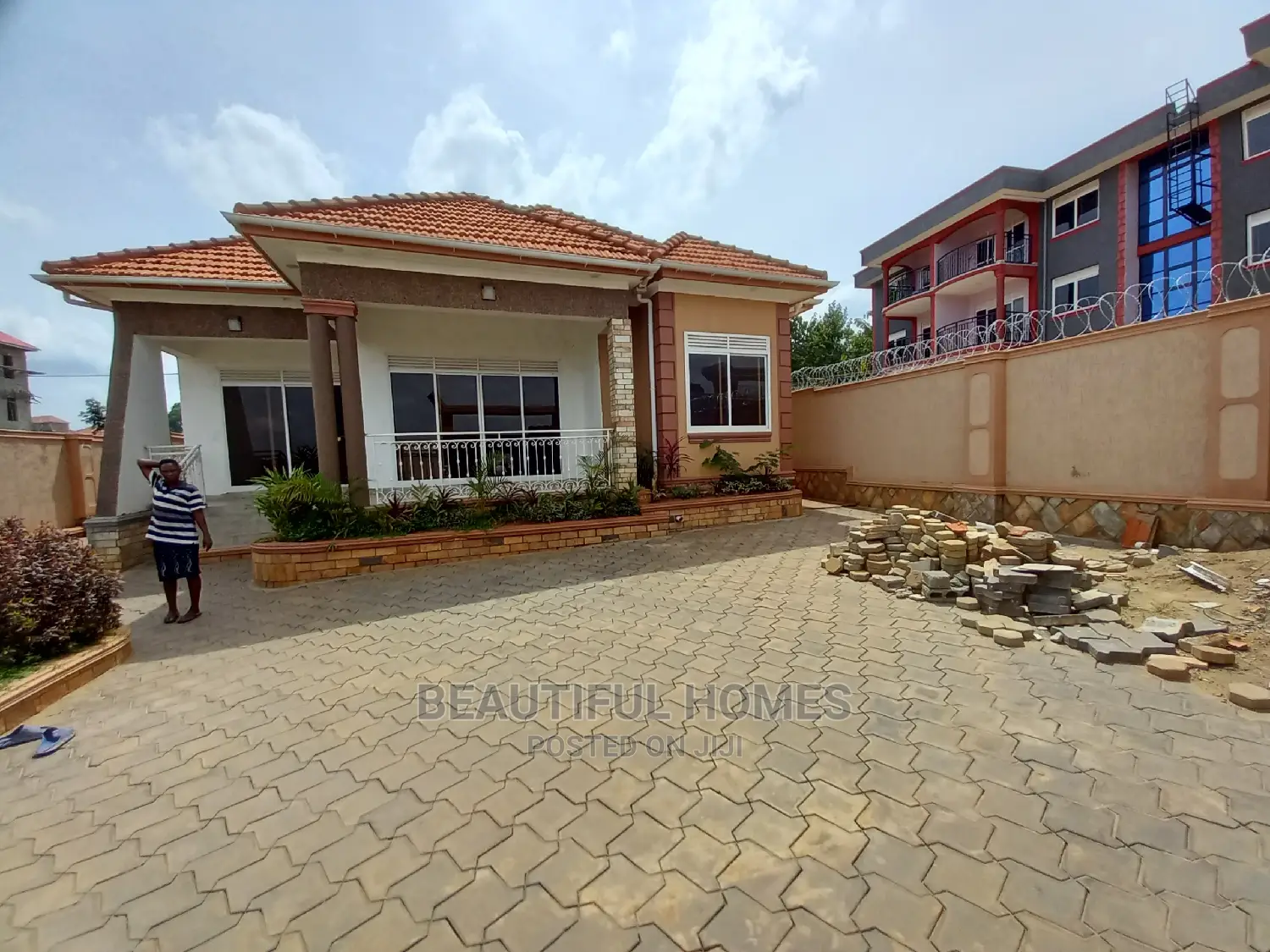 Furnished 4bdrm Maisonette in Kira for Sale in Kira