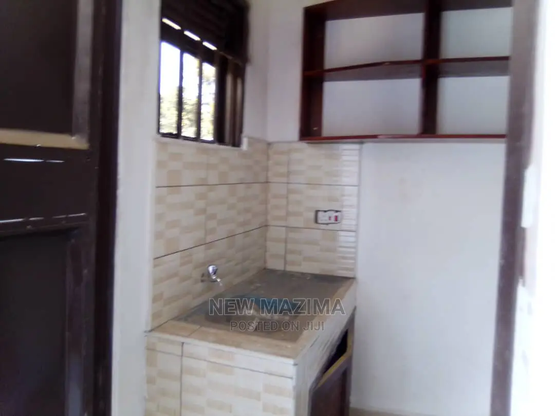 1bdrm House in Najjanankumbi Along, Makindye for Rent in Makindye