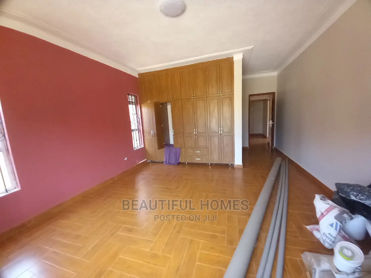 Furnished 4bdrm Bungalow in Tarmacked, Kira for Sale in Kira
