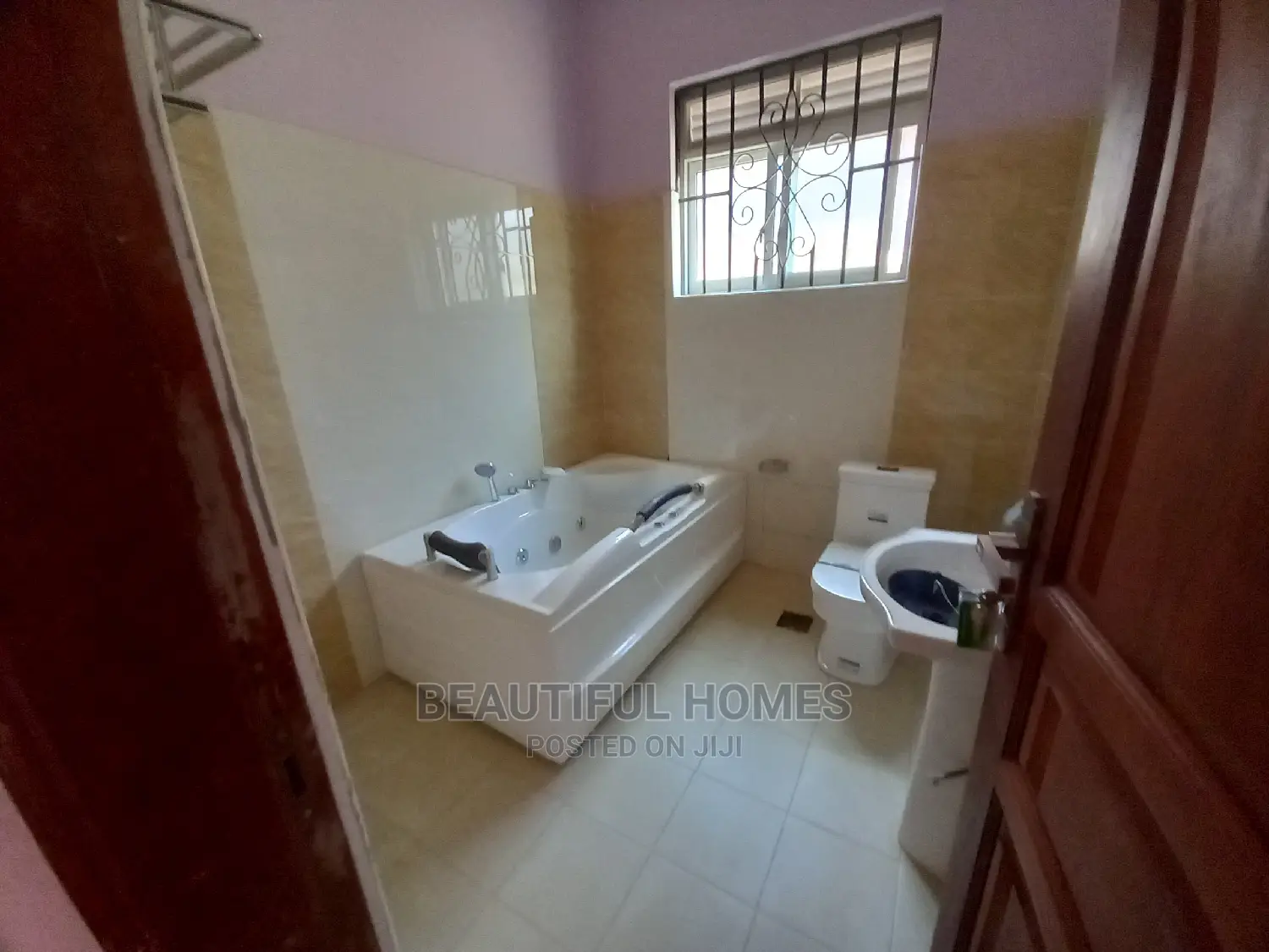 Furnished 4bdrm House in Tarmack Estate, Kira for Sale in Kira