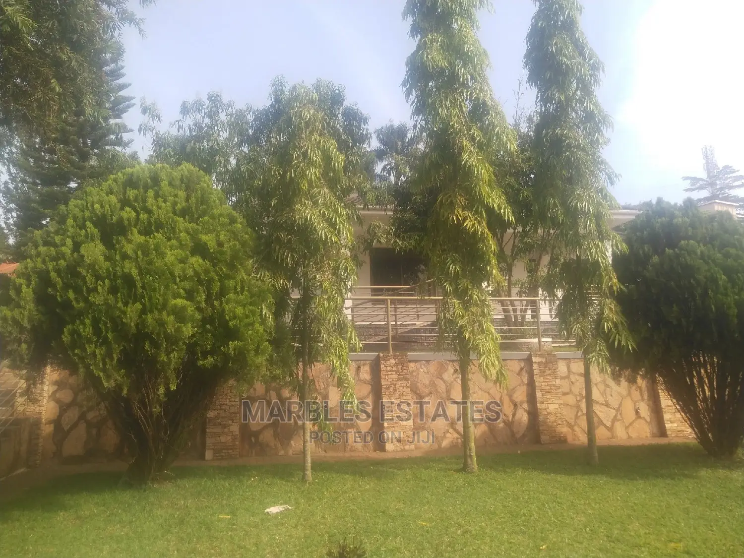 4bdrm Bungalow in Mbuya, Central Division for Rent in Central Division