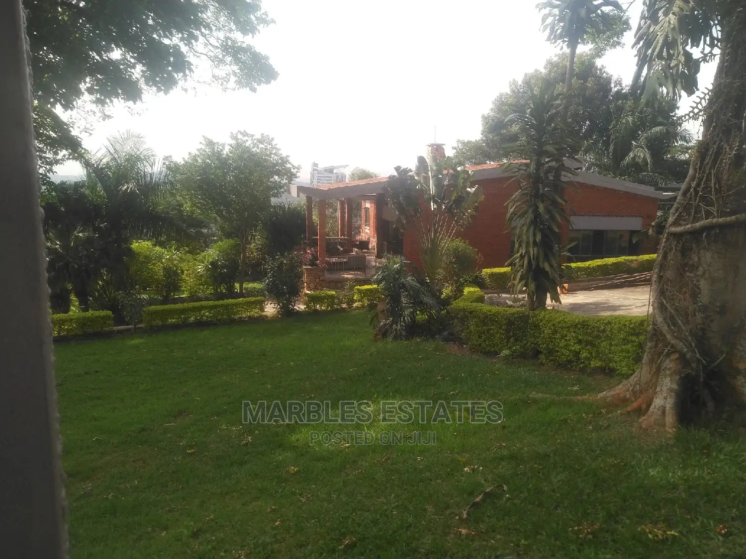 6bdrm Bungalow in Mbuya, Central Division for Rent in Central Division