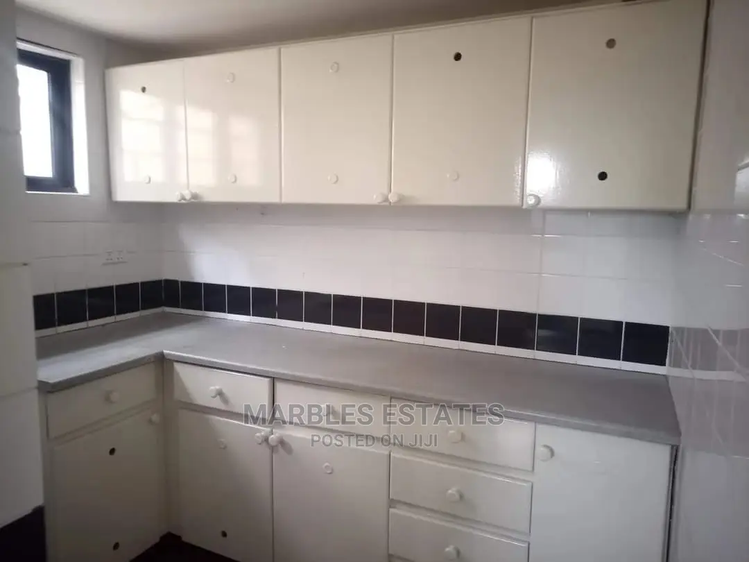 5bdrm Bungalow in Bugolobi, Central Division for Rent in Central Division