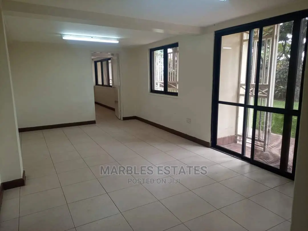 5bdrm Bungalow in Bugolobi, Central Division for Rent in Central Division