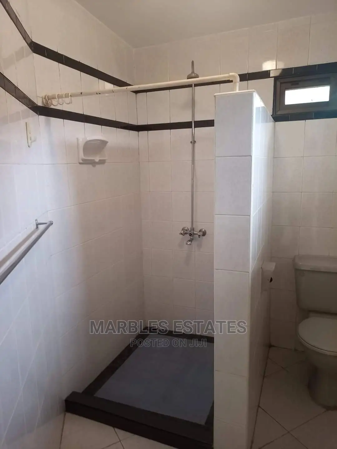 5bdrm Bungalow in Bugolobi, Central Division for Rent in Central Division