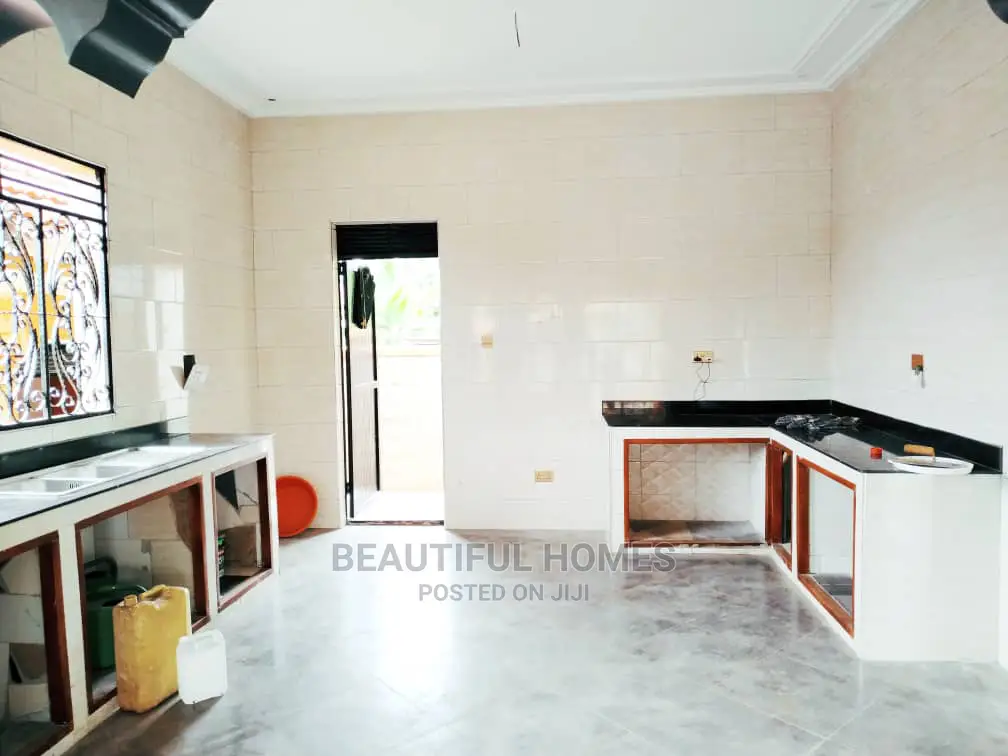 Furnished 4bdrm House in Kira for Sale in Kira