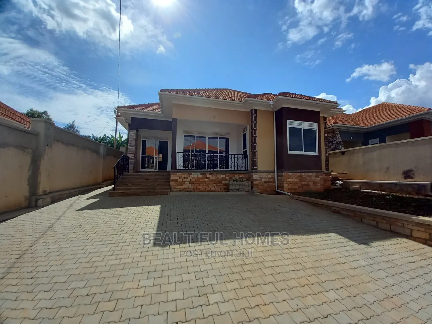 Furnished 4bdrm Bungalow in All Tarmack, Kira for Sale in Kira