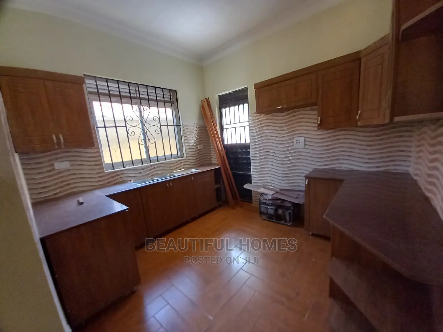 Furnished 4bdrm Bungalow in All Tarmack, Kira for Sale in Kira