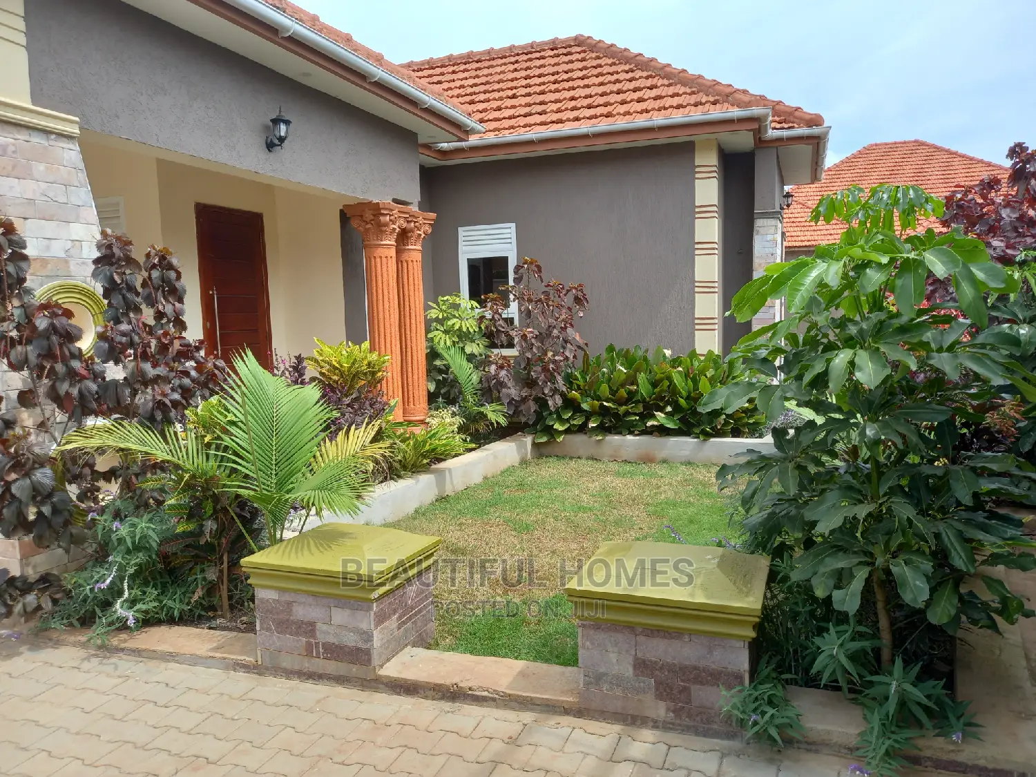 Furnished 4bdrm House in Kira Corporate for Sale in Kira