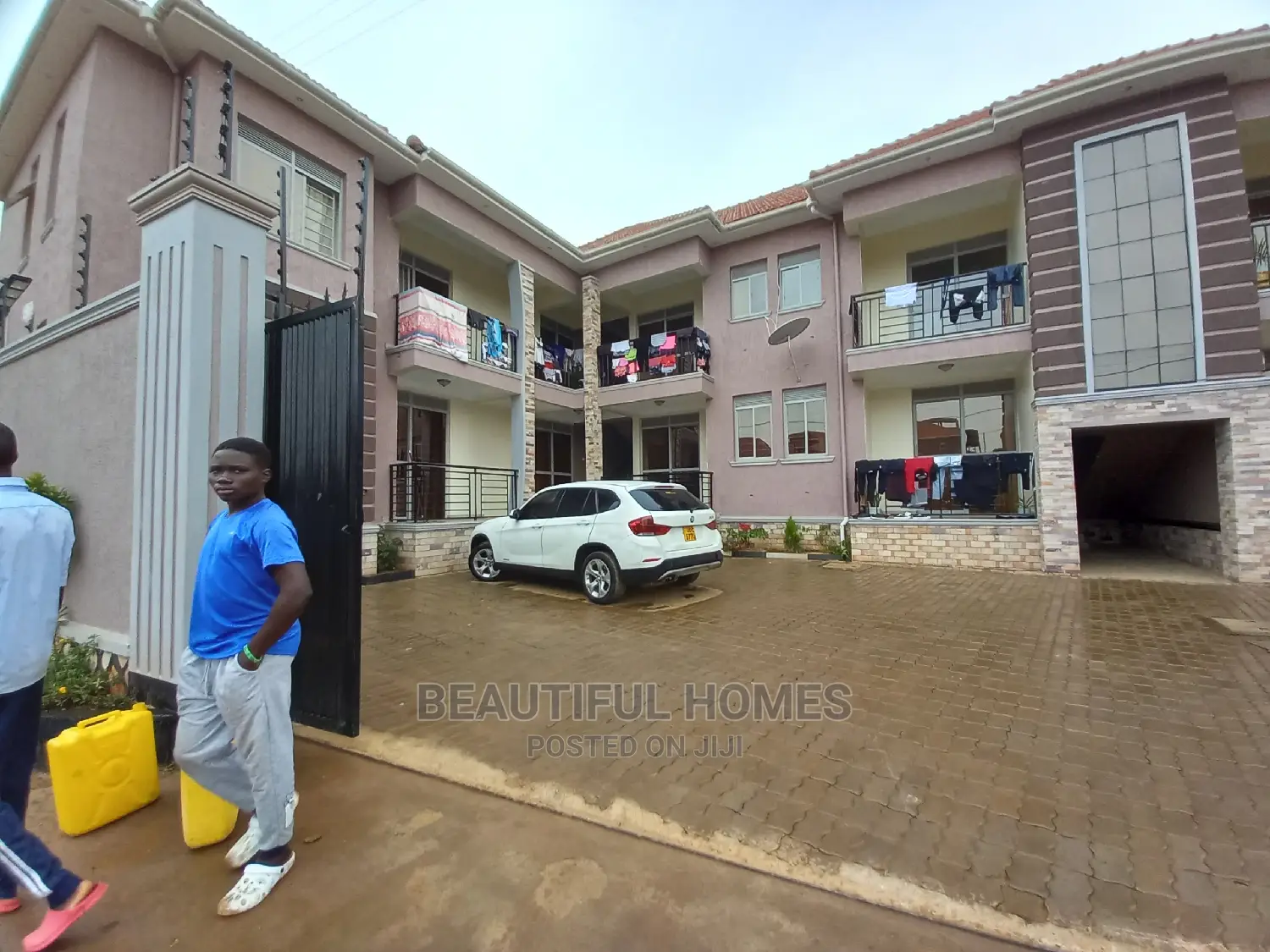 Furnished 4bdrm House in Kira Corporate for Sale in Kira