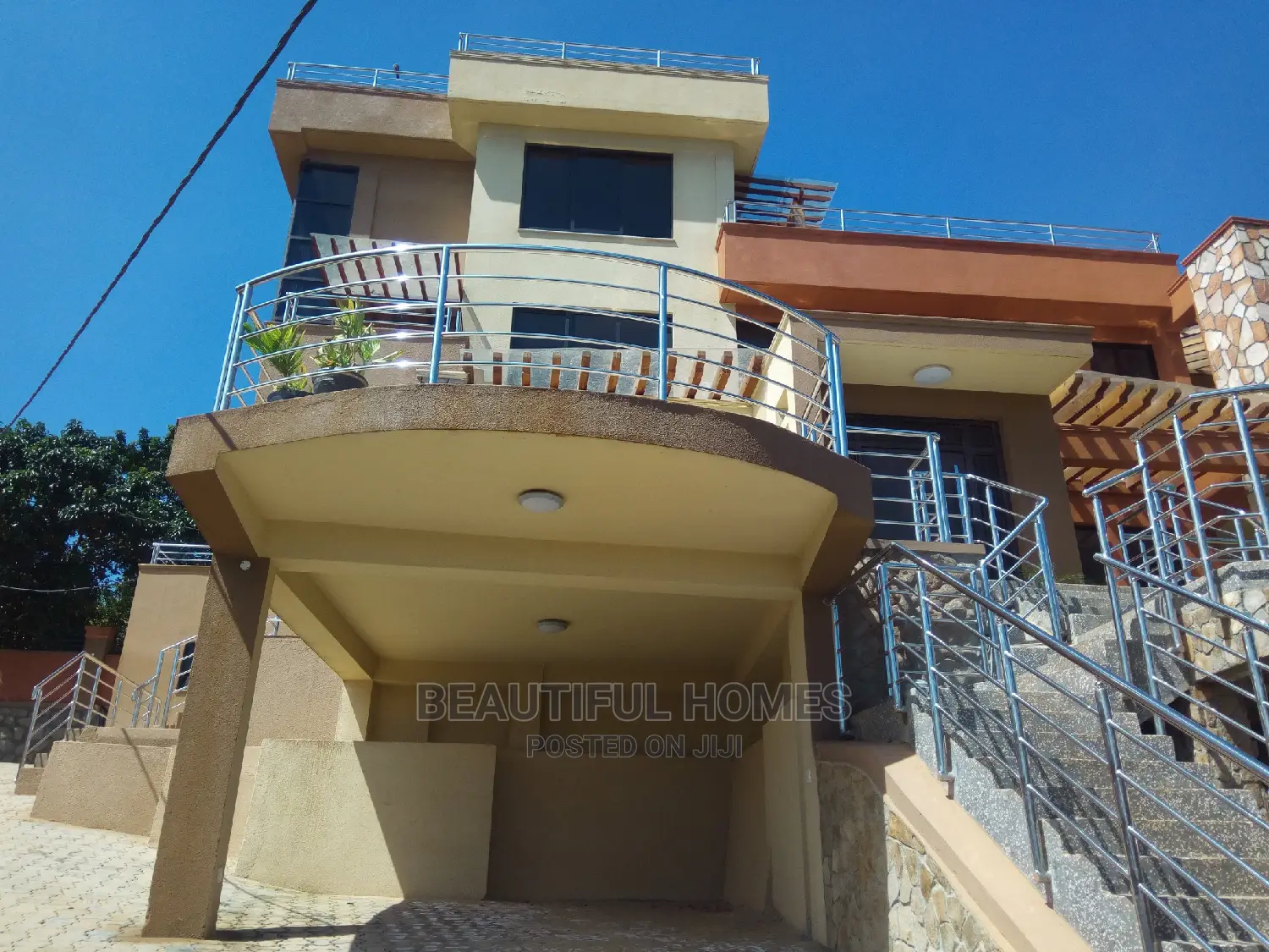 Furnished 7bdrm Mansion in Munyonyo, Makindye for Sale in Makindye