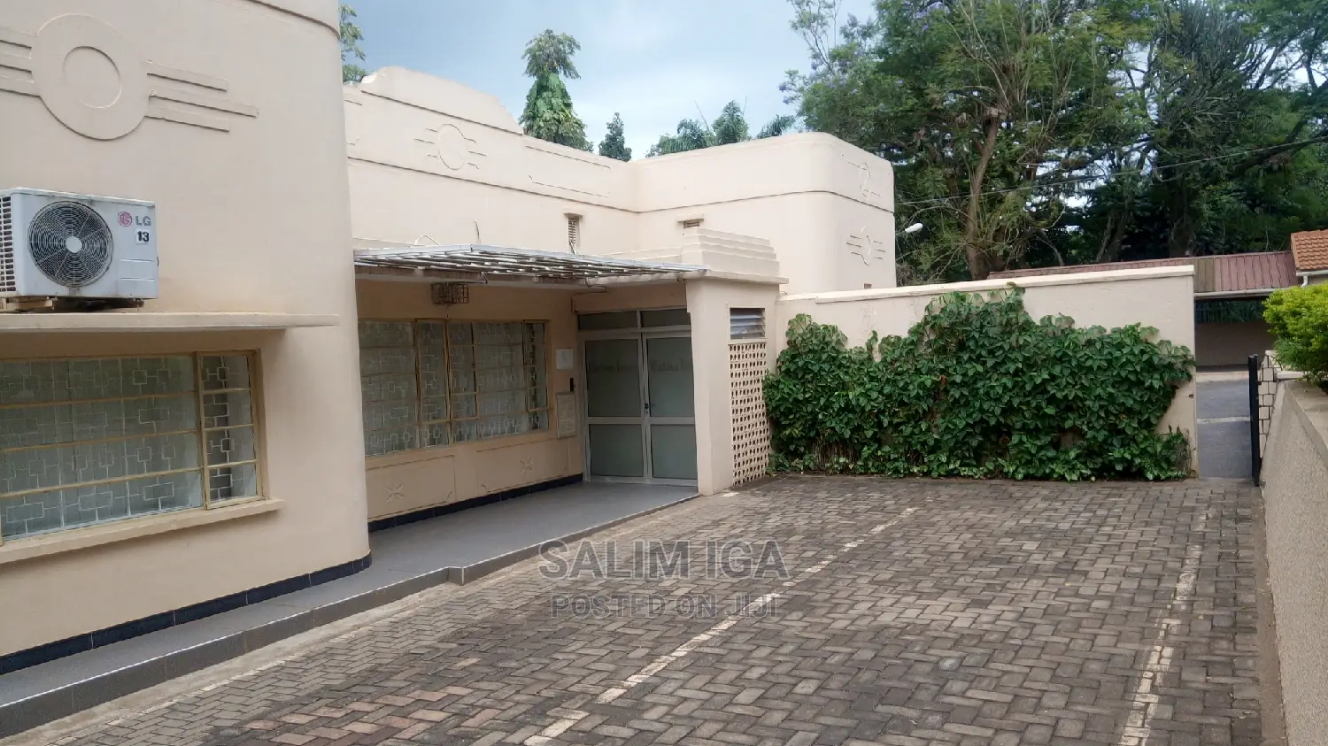 8bdrm Bungalow in Kololo Property, Central Division for Rent in Central Division