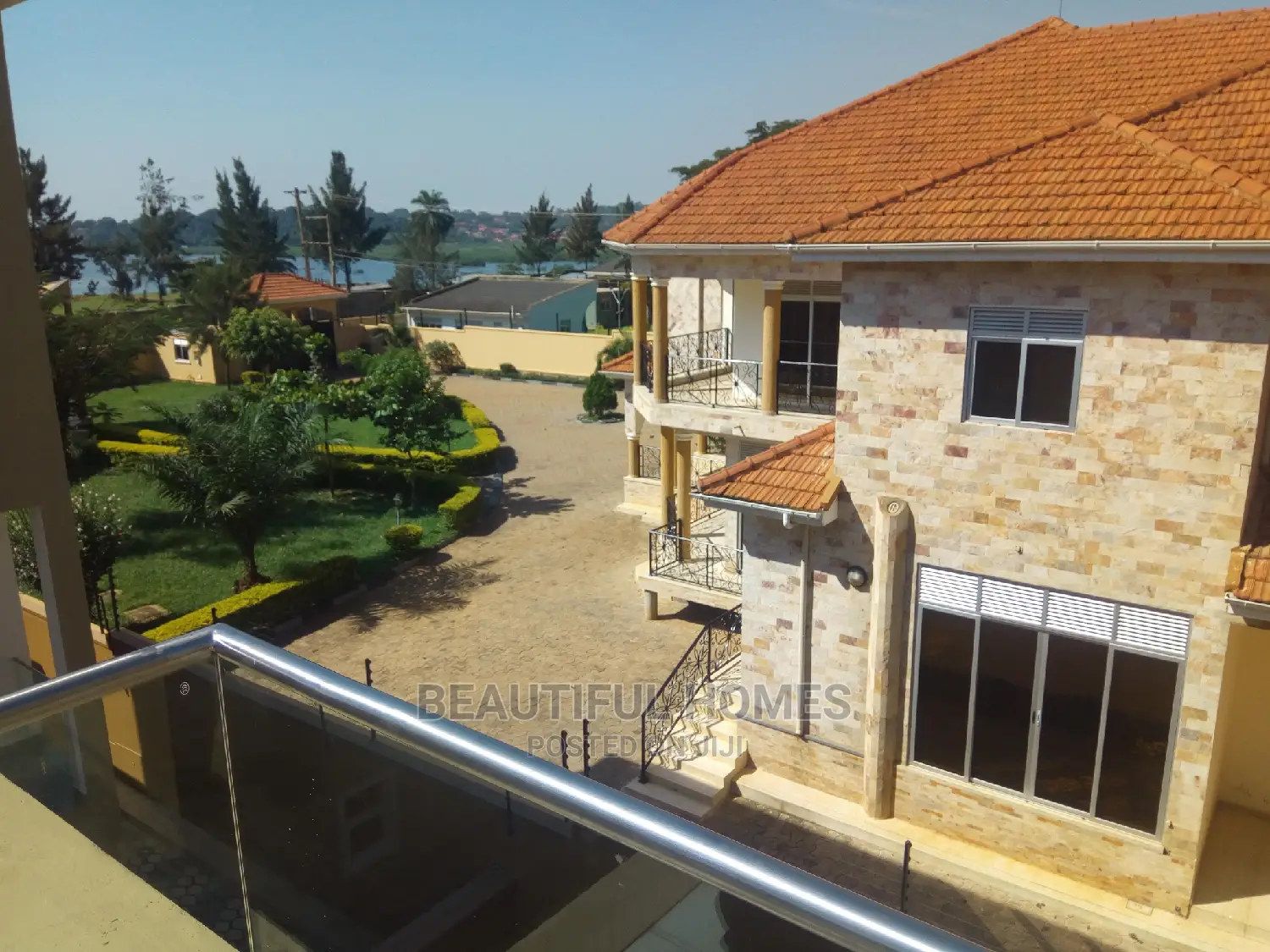 Furnished 6bdrm Mansion in Munyonyo, Makindye for Sale in Makindye