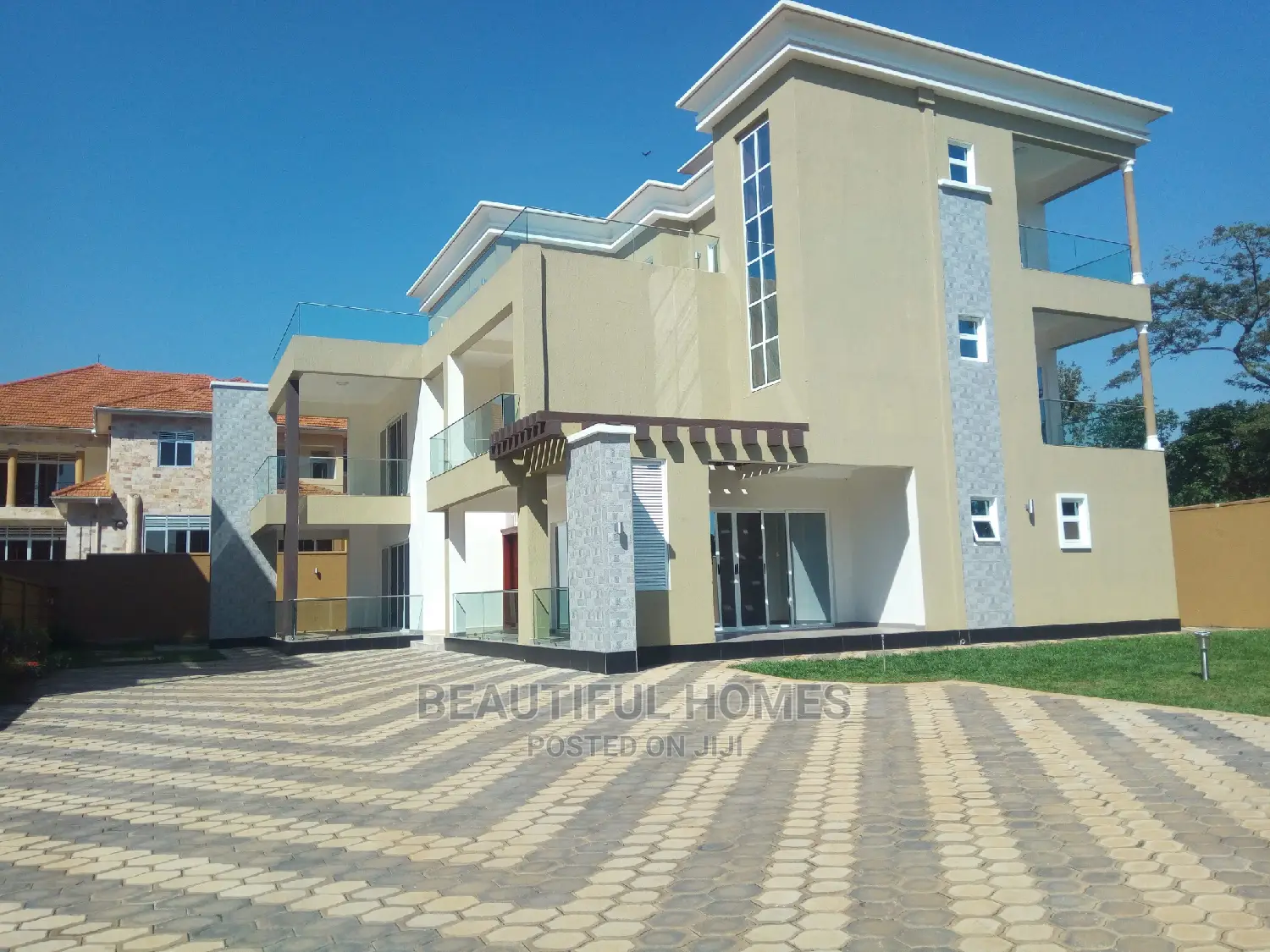 Furnished 6bdrm Mansion in Munyonyo Rich, Makindye for Sale in Makindye