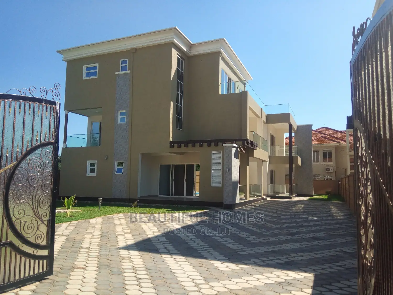 Furnished 6bdrm House in Munyonyo, Makindye for Sale in Makindye