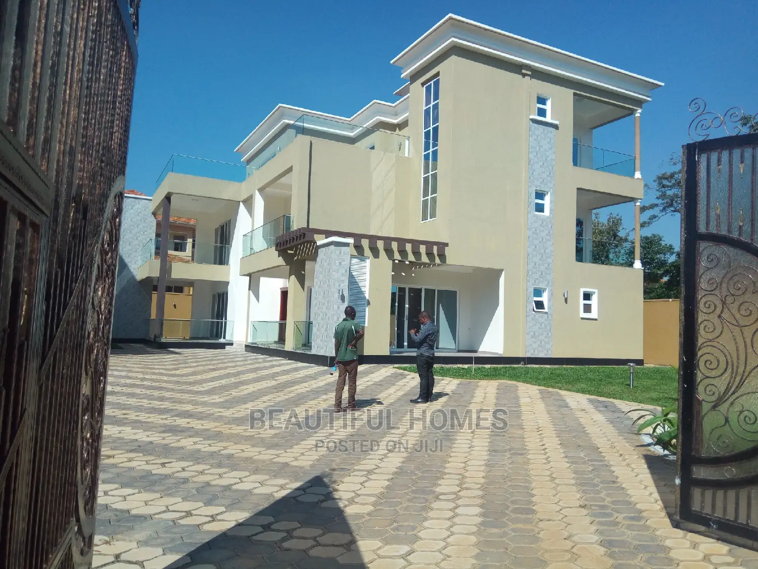 Furnished 6bdrm Mansion in Munyonyo, Makindye for Sale in Makindye