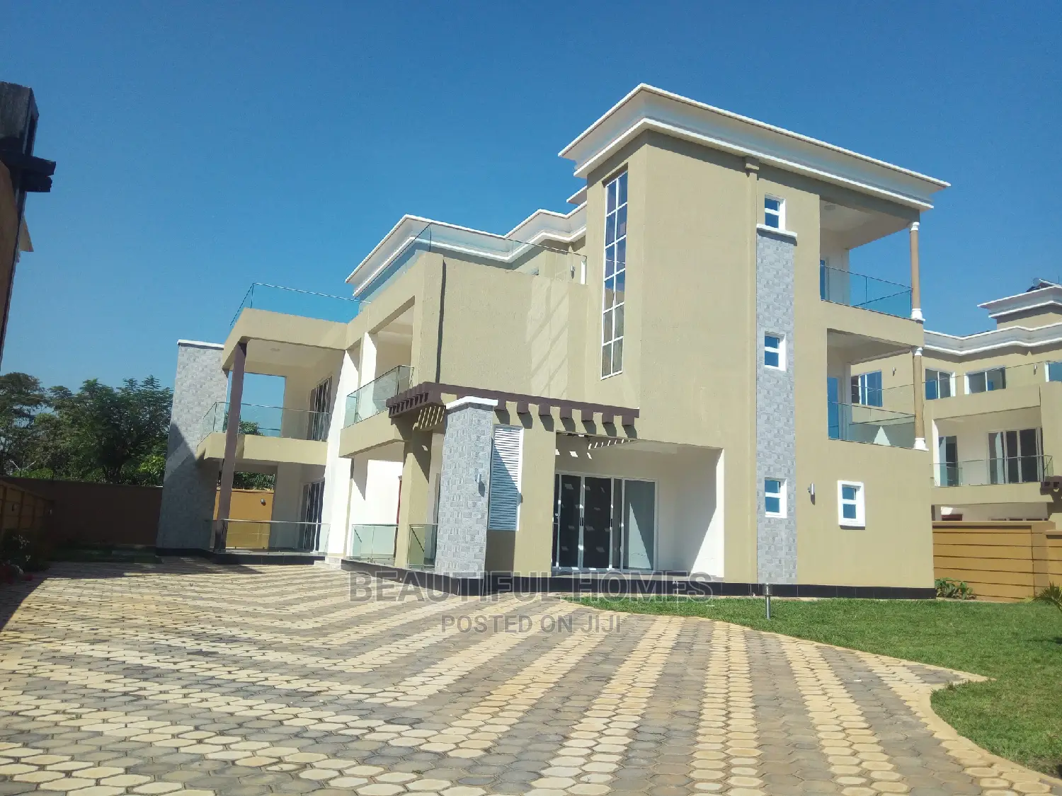 Furnished 6bdrm Mansion in Munyonyo, Makindye for Sale in Makindye