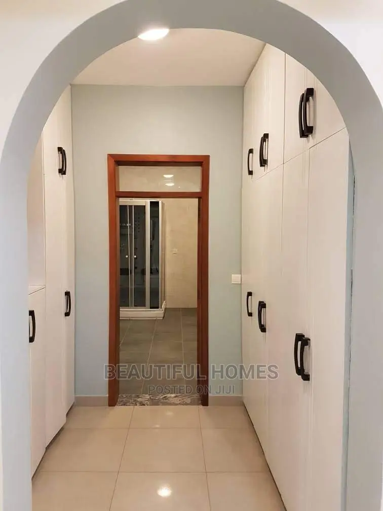 Furnished 6bdrm Mansion in Munyonyo, Makindye for Sale in Makindye