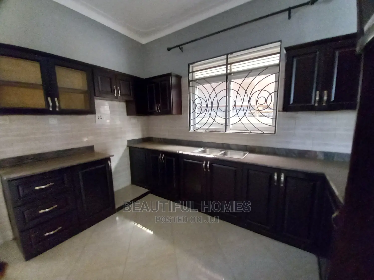 Furnished 4bdrm Bungalow in Kira for Sale in Kira