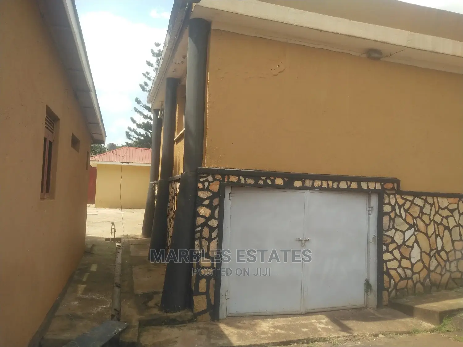 10bdrm House in Muyenga, Central Division for Sale in Central Division