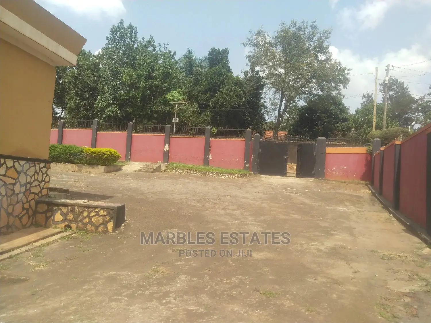 10bdrm House in Muyenga, Central Division for Sale in Central Division