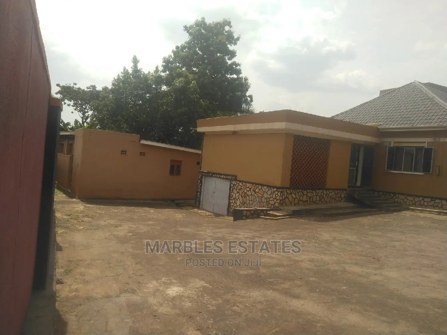 10bdrm House in Muyenga, Central Division for Sale in Central Division