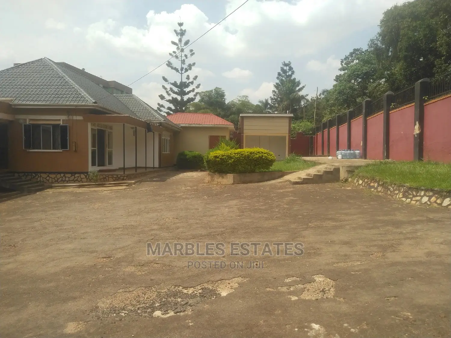 10bdrm House in Muyenga, Central Division for Sale in Central Division