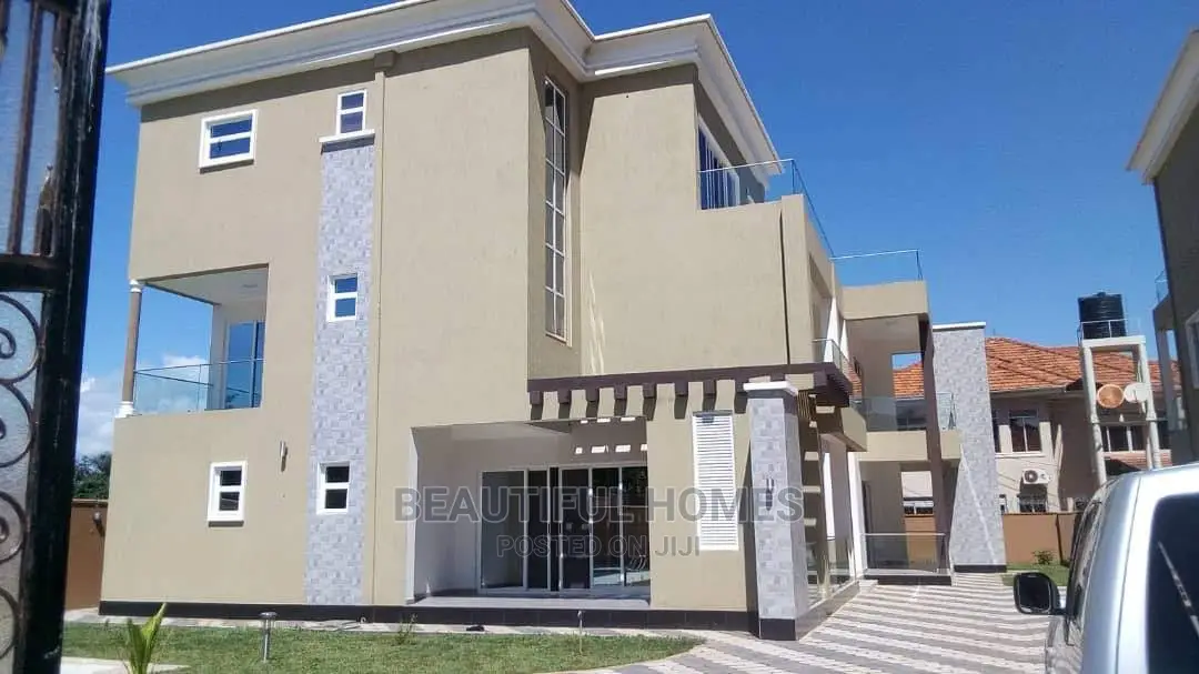 Furnished 6bdrm Mansion in Munyonyo, Makindye for Sale in Makindye