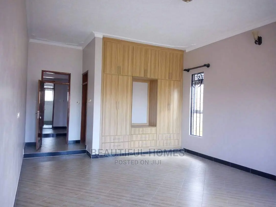 Furnished 4bdrm Villa in Tarmack Estate, Kira for Sale in Kira