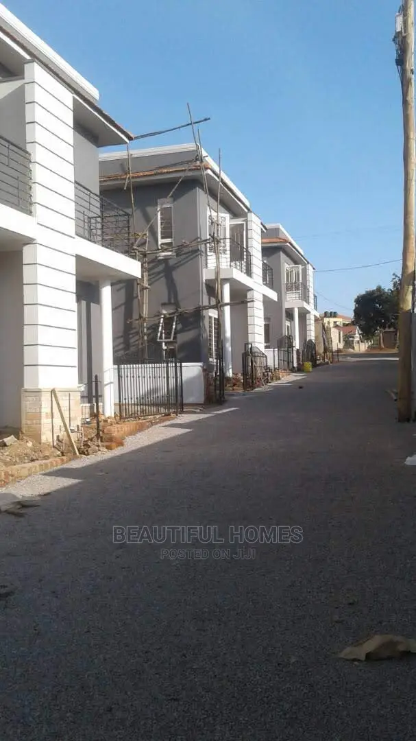 Furnished 4bdrm Villa in Tarmack Estate, Kira for Sale in Kira