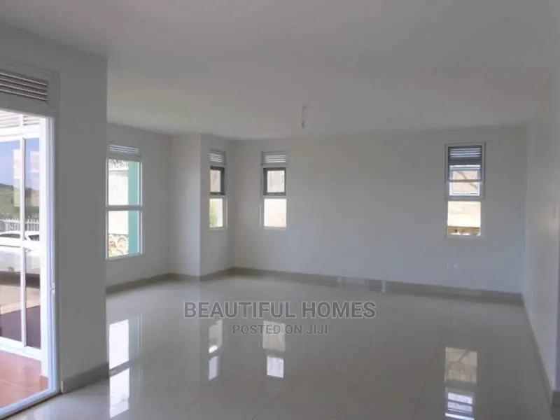 Furnished 4bdrm Villa in Tarmacked, Kira for Sale in Kira