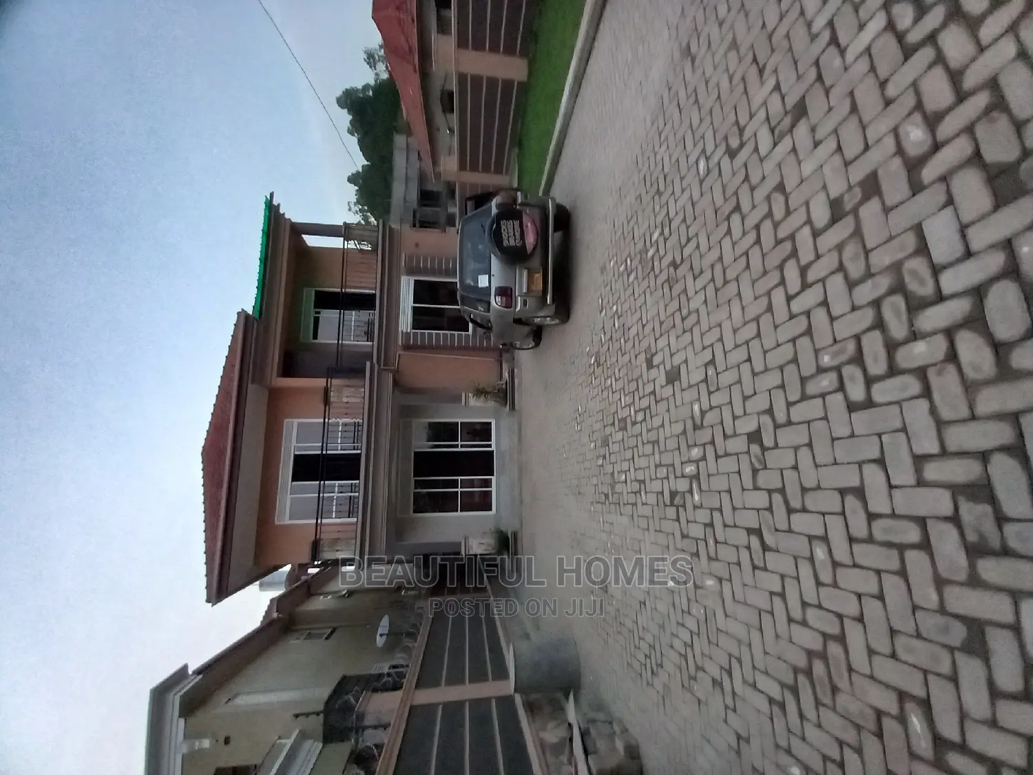 Furnished 4bdrm Mansion in Posh Neighborhood, Kira for Sale in Kira