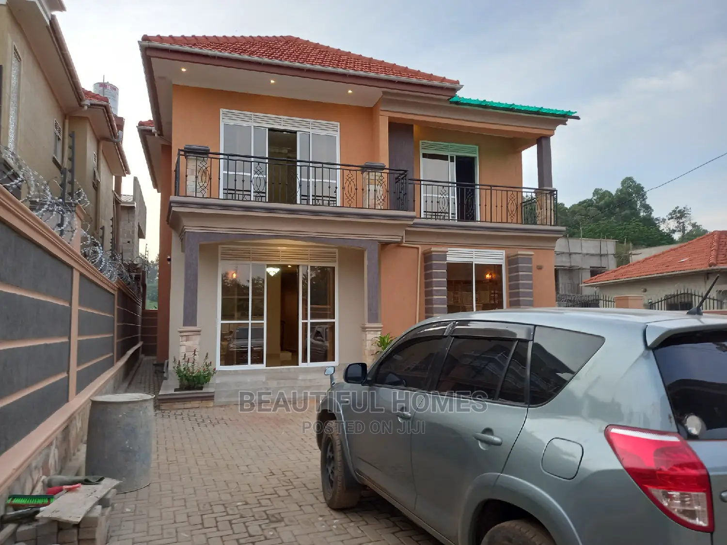 Furnished 4bdrm House in Kira Diplomat for Sale in Kira