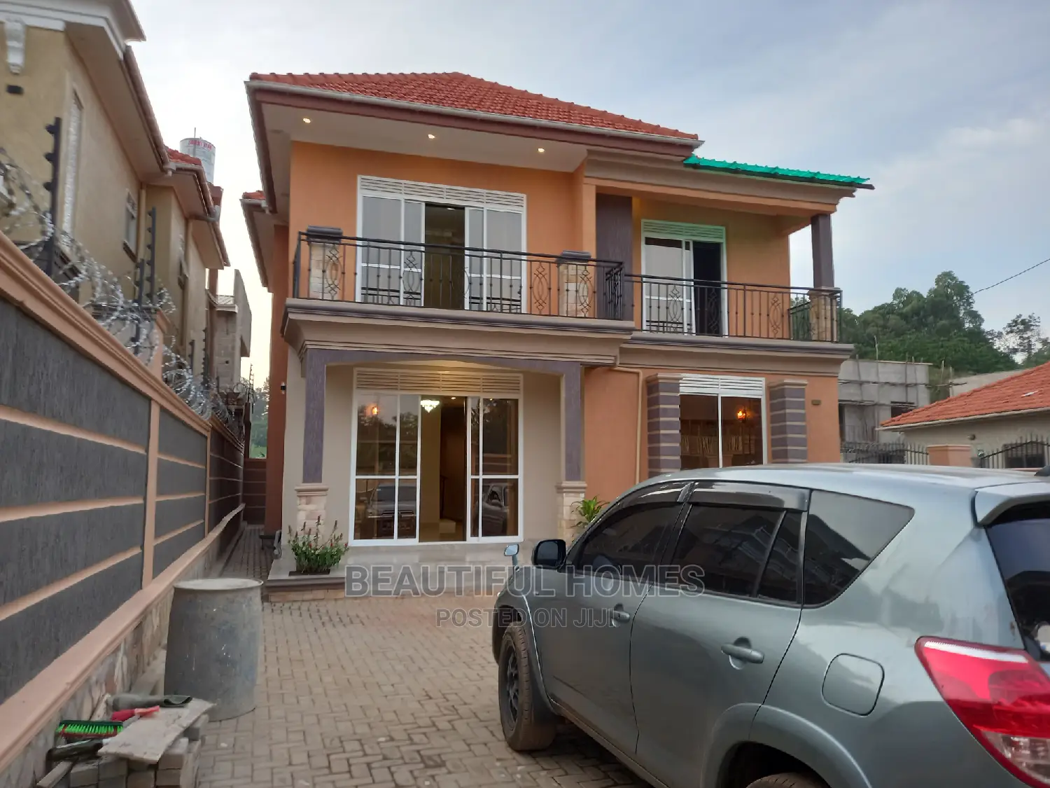 Furnished 4bdrm House in Tarmacked, Kira for Sale in Kira