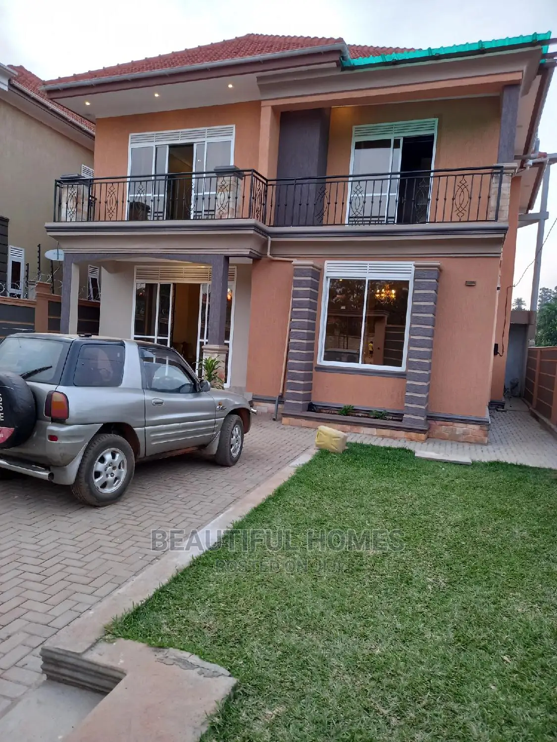 Furnished 4bdrm House in Tarmacked, Kira for Sale in Kira