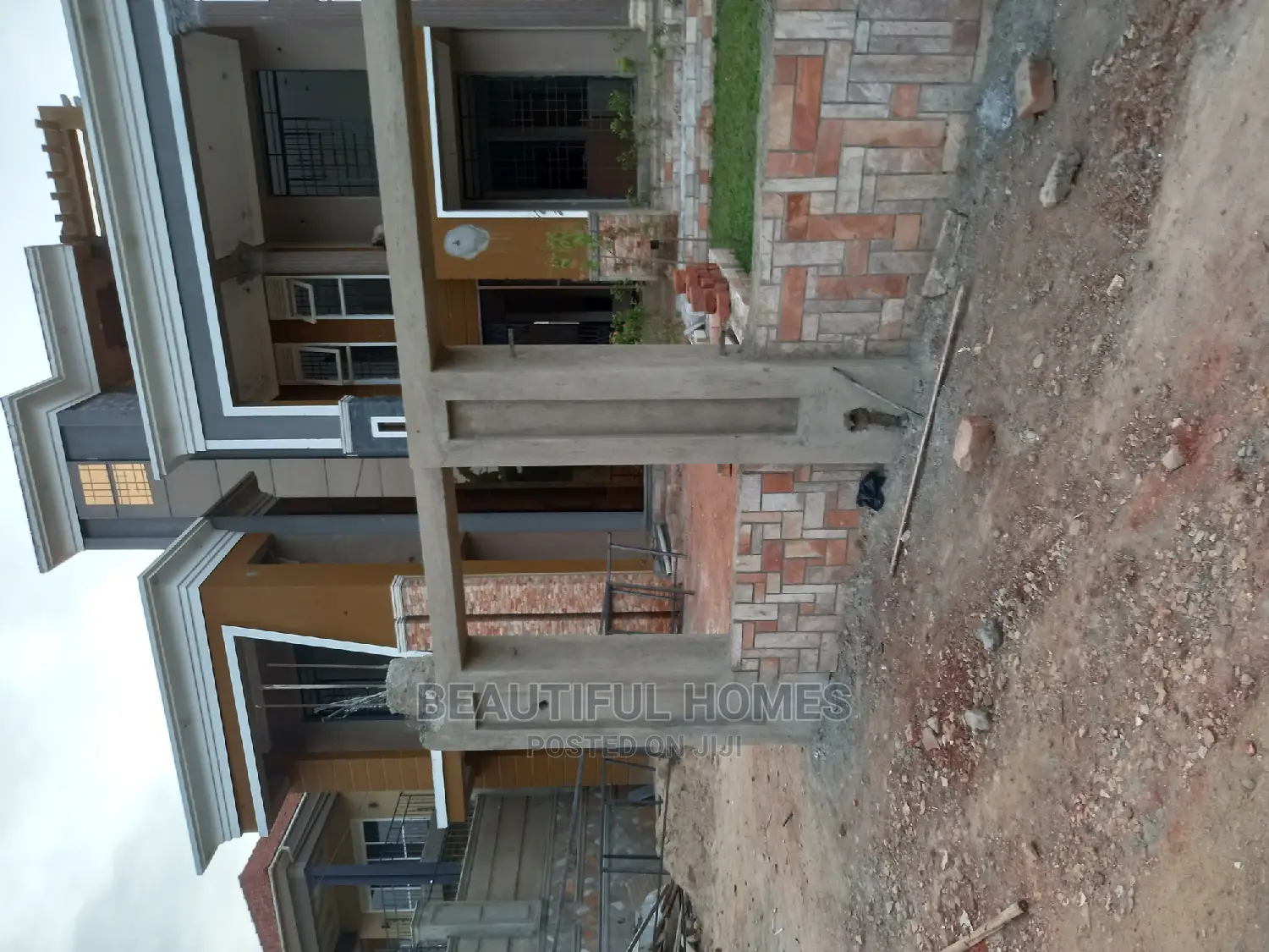 Furnished 5bdrm Mansion in Kira All Tarmack for Sale in Kira