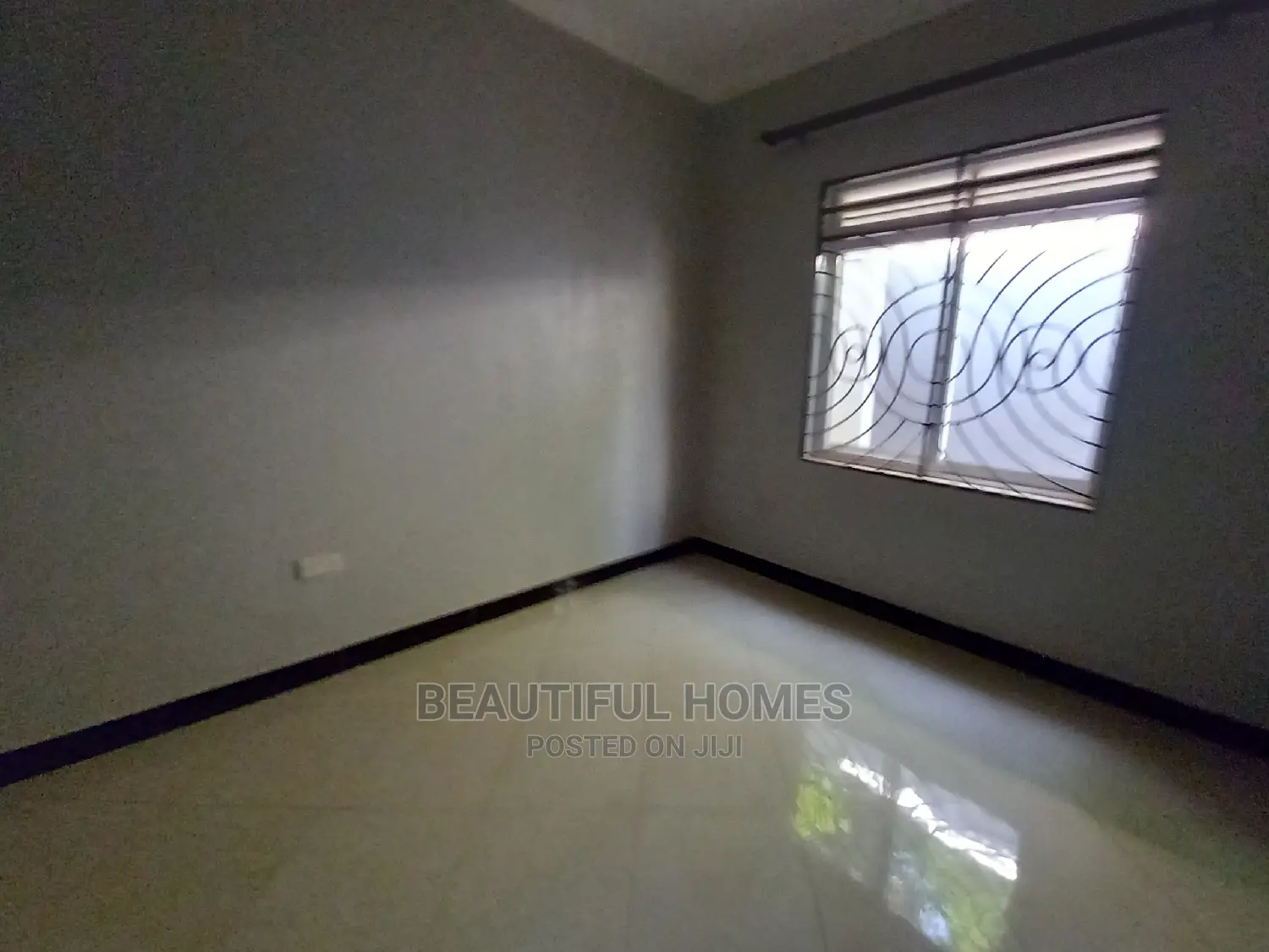 Furnished 5bdrm Mansion in Kira for Sale in Kira