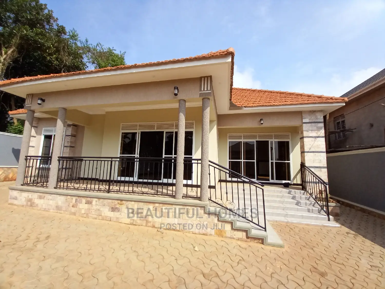 Furnished 4bdrm House in Kira Posh for Sale in Kira