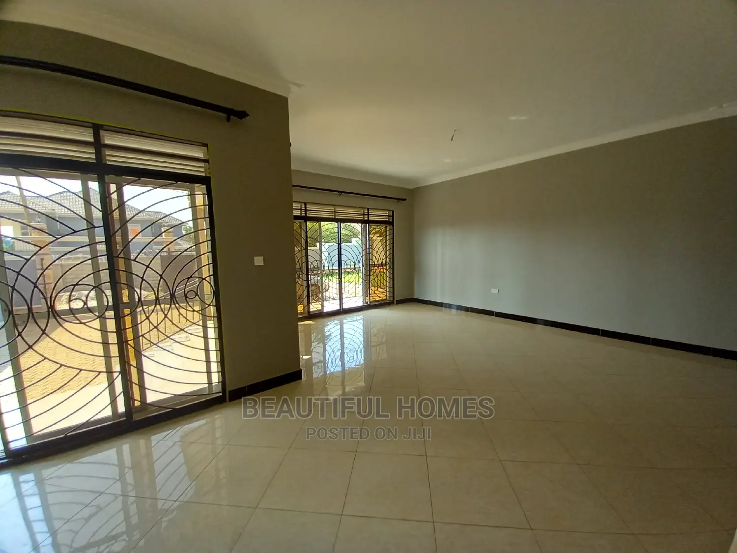 Furnished 4bdrm House in Kira Posh for Sale in Kira