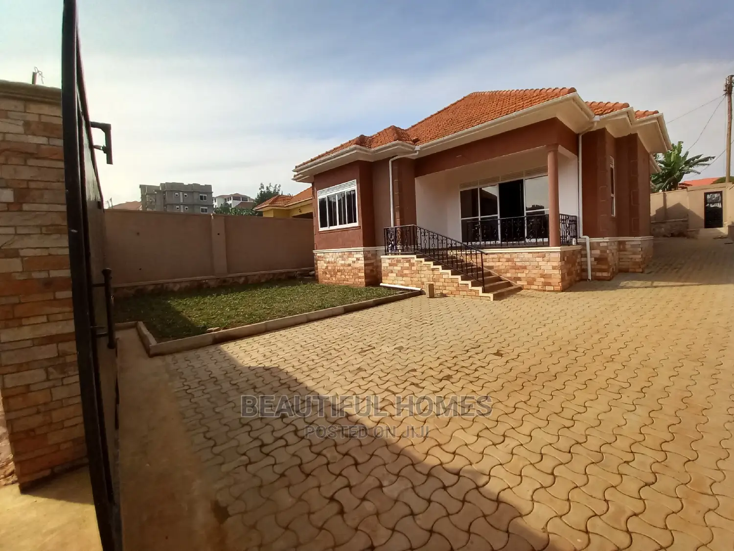 Furnished 4bdrm House in Kira Tarmack for Sale in Kira