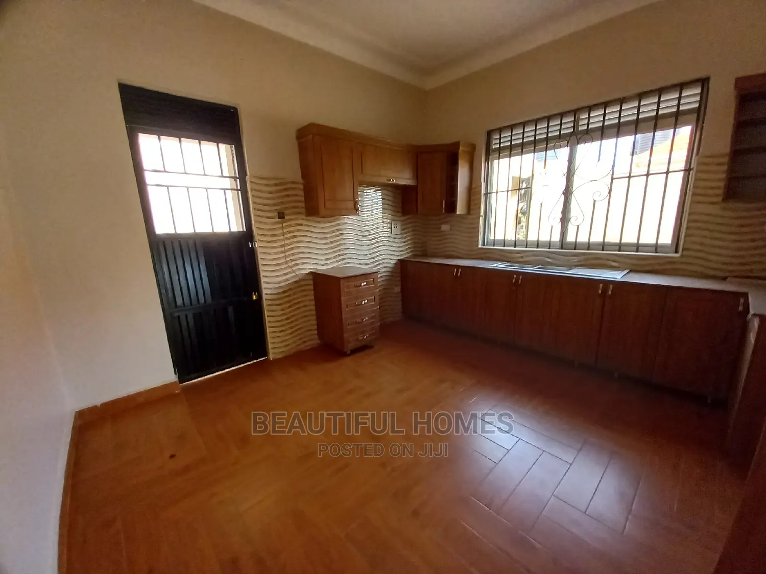 Furnished 4bdrm Bungalow in Gated Estate, Kira for Sale in Kira