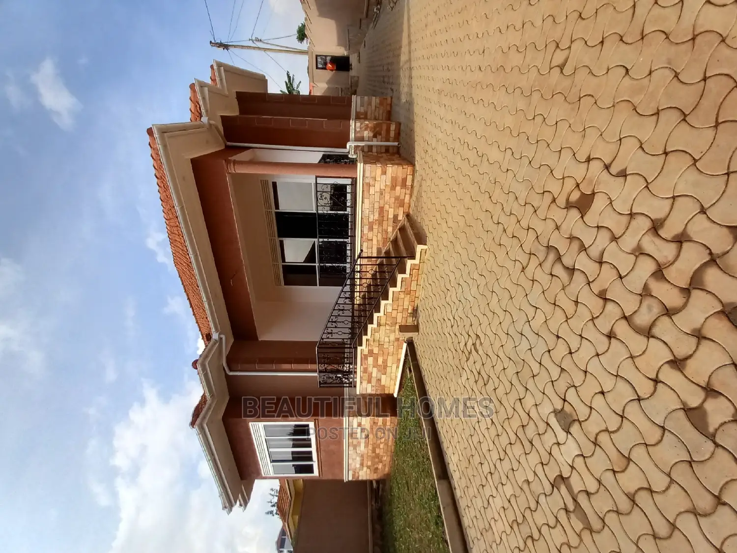 Furnished 4bdrm Mansion in Tarmack Estate, Kira for Sale in Kira
