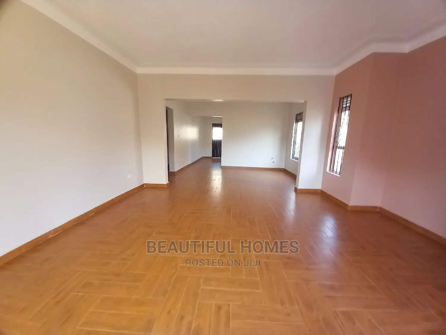 Furnished 4bdrm Mansion in Tarmack Estate, Kira for Sale in Kira