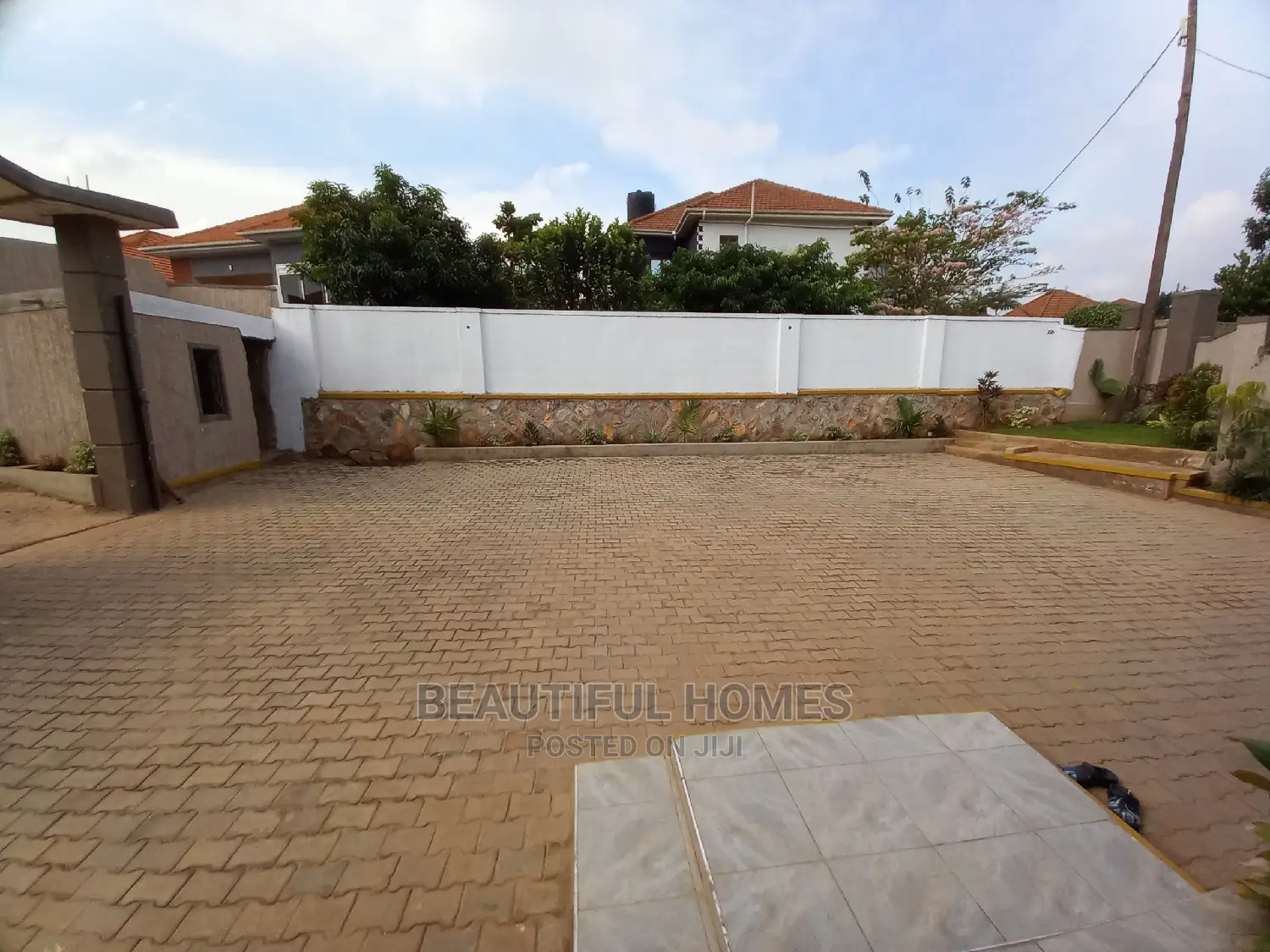 Furnished 4bdrm House in Kira for Sale in Kira